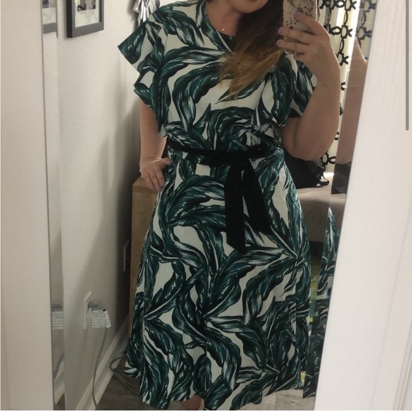 WHO WHAT WEAR Palm Midi Dress with Ribbon Belt - Large - Picture 3 of 4